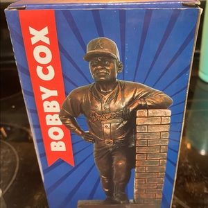 Bobby Cox Statue